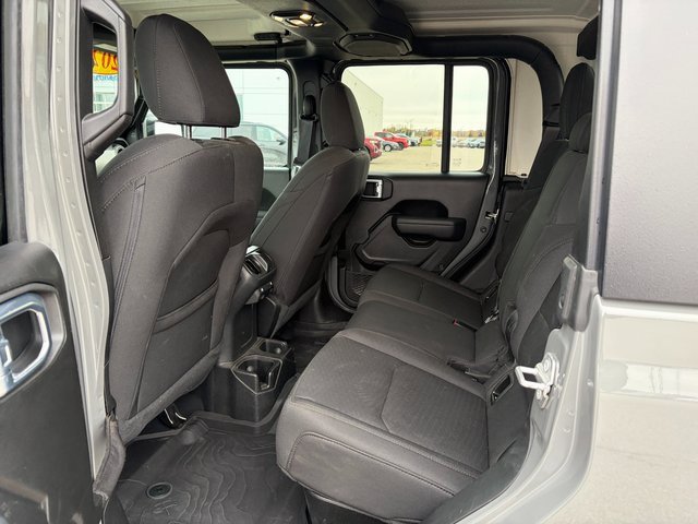 Used 2022 Jeep Gladiator Willys image 14