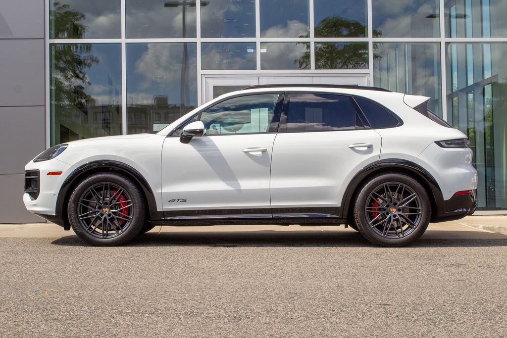 Used 2025 Porsche Cayenne GTS AWD/4WD image 7