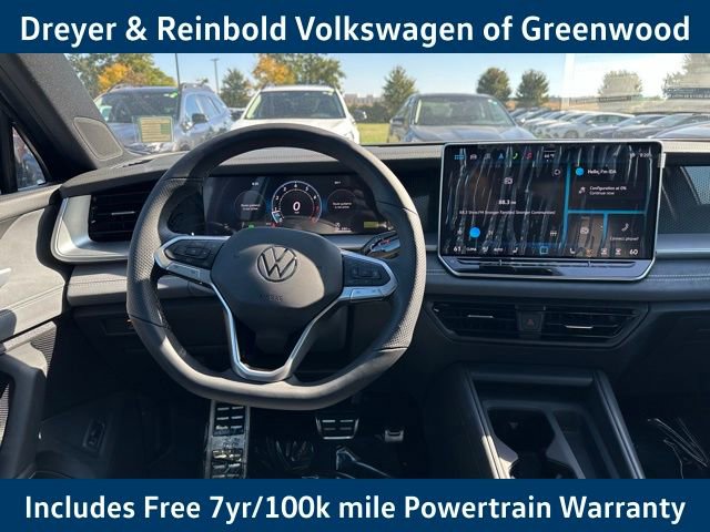 New 2025 Volkswagen Tiguan SE R-Line image 13