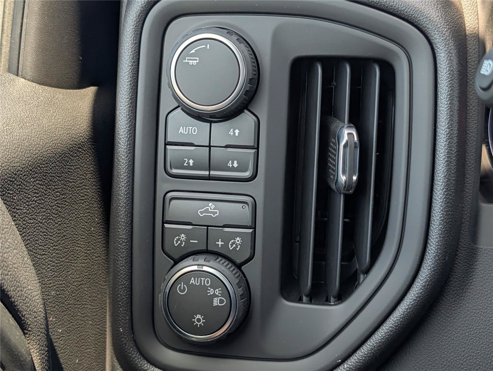 New 2026 Chevrolet Silverado 1500 Custom Trail Boss AWD/4WD image 26