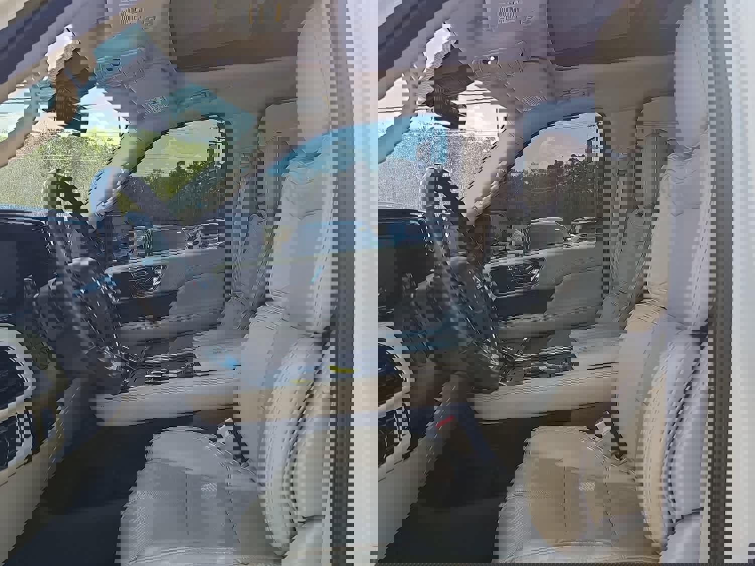 Used 2019 Lincoln Navigator Reserve image 13