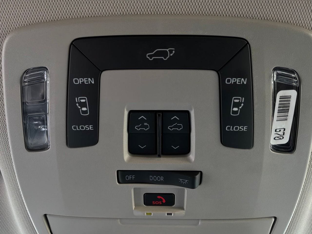 Used 2025 Toyota Sienna XLE FWD image 20