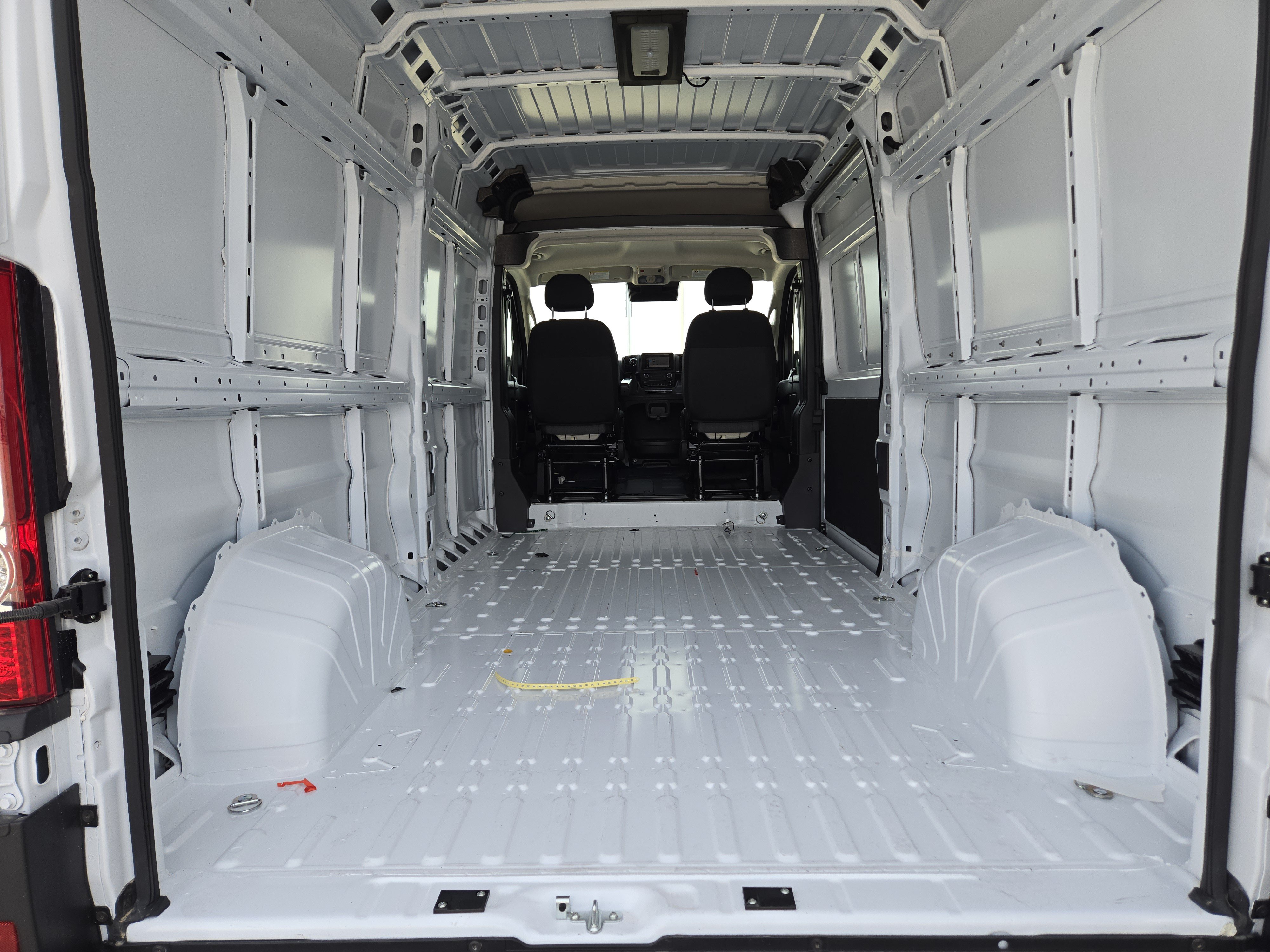 New 2026 RAM ProMaster 2500 w/ Convenience Group FWD image 21
