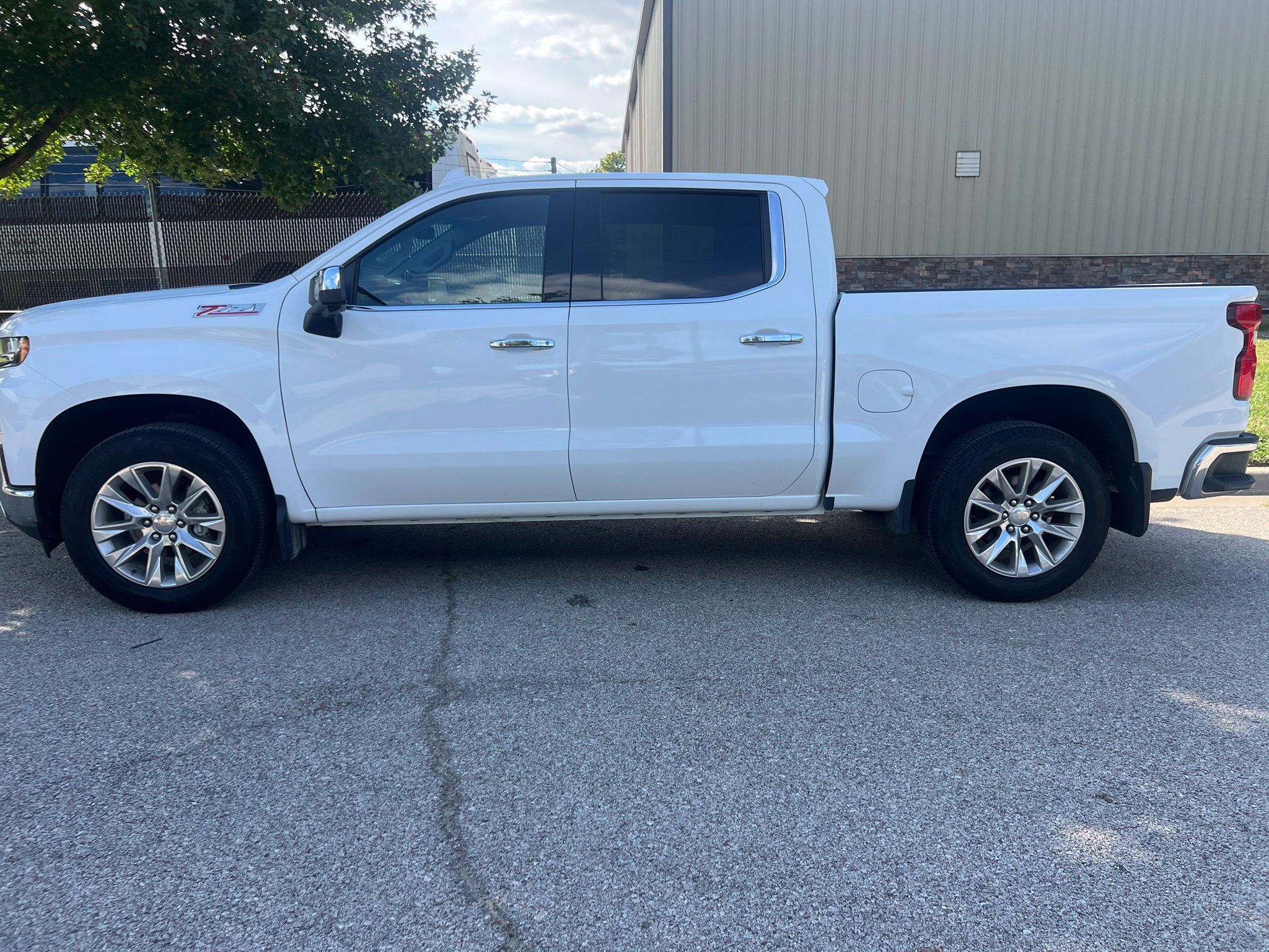 Used 2021 Chevrolet Silverado 1500 LTZ AWD/4WD image 9