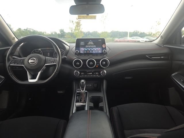 Used 2025 Nissan Sentra SR FWD image 15