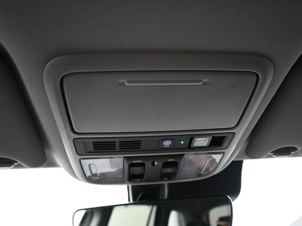 Certified 2022 Honda Pilot Touring image 17