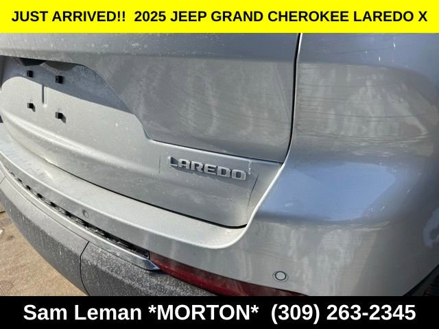 New 2025 Jeep Grand Cherokee L Laredo image 8