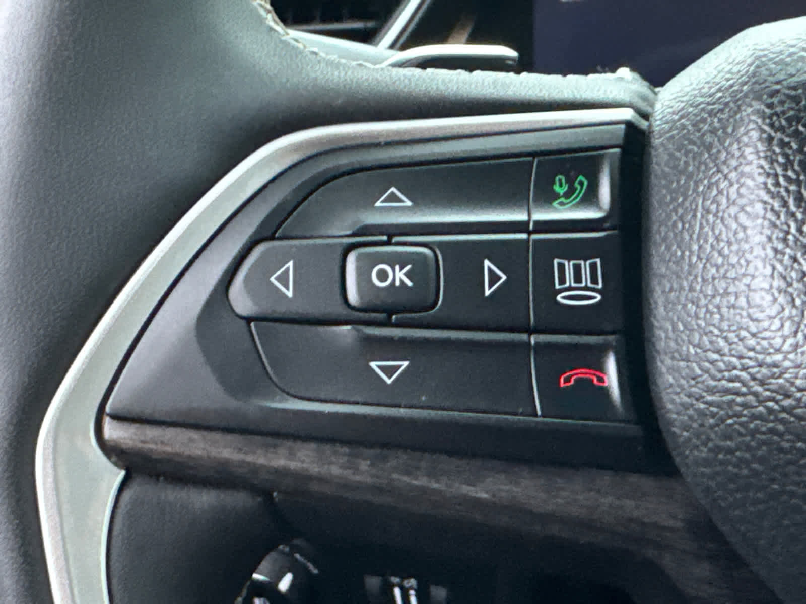 Used 2023 Jeep Grand Cherokee Limited w/ Trailer Tow Prep Group (B) image 21