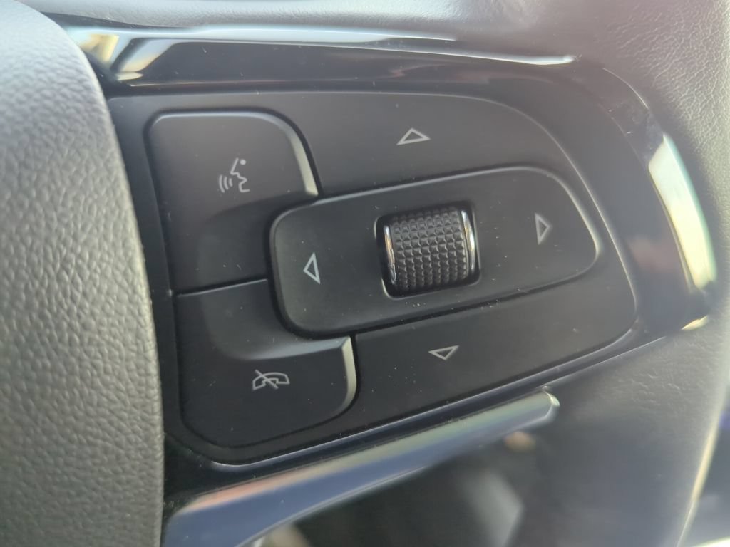 Used 2023 Buick Enclave Essence w/ Sport Touring Edition FWD image 34