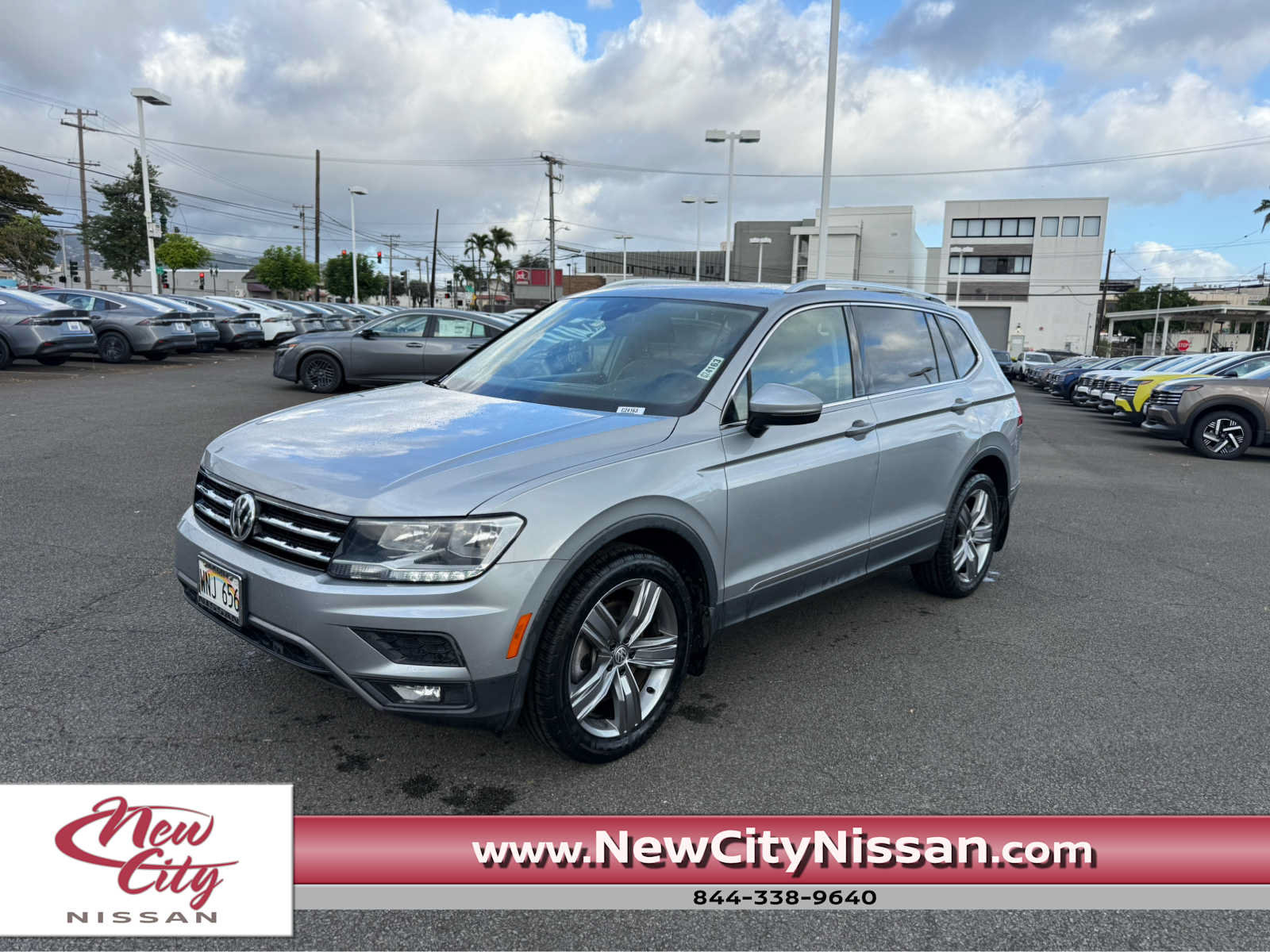 Used 2021 Volkswagen Tiguan SEL FWD image 1