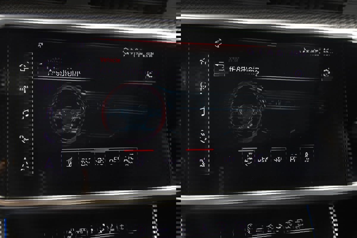 Used 2022 Audi S7 Prestige w/ Prestige Package image 38