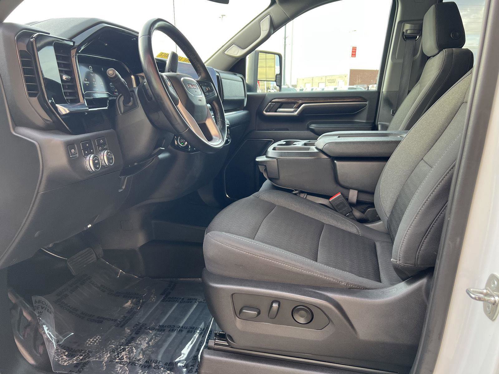 Used 2024 GMC Sierra 2500 SLE image 30