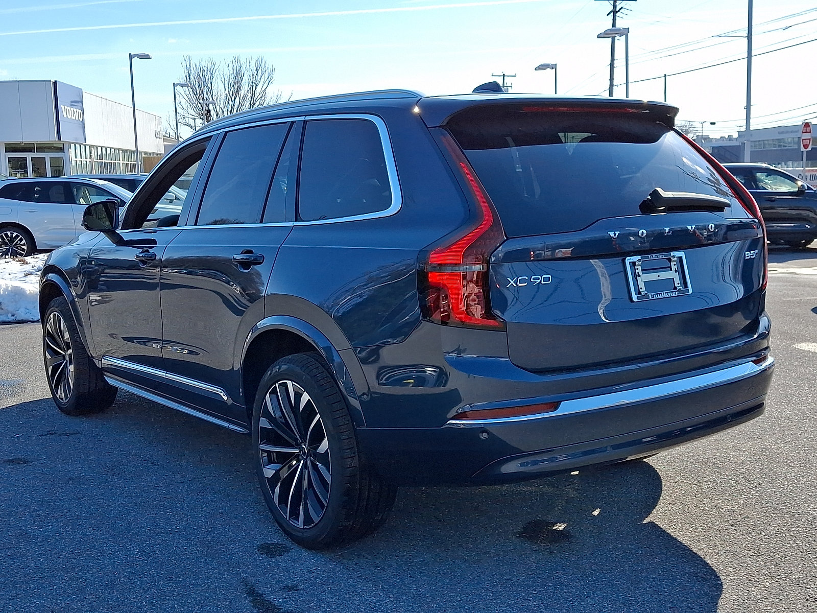 New 2026 Volvo XC90 B5 Plus AWD/4WD image 3
