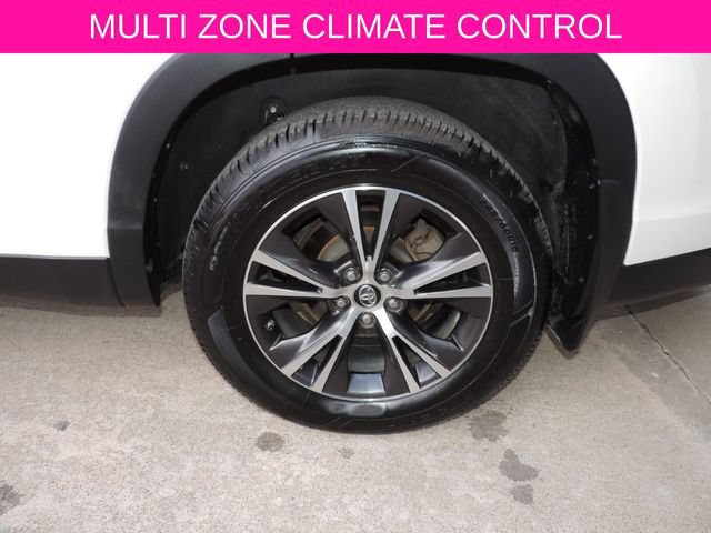 Used 2019 Toyota Highlander Plus FWD image 15
