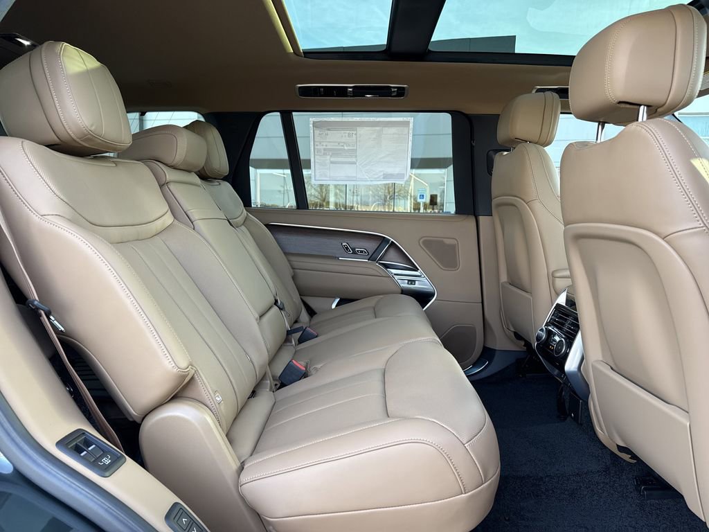 New 2026 Land Rover Range Rover Long Wheelbase SE image 14