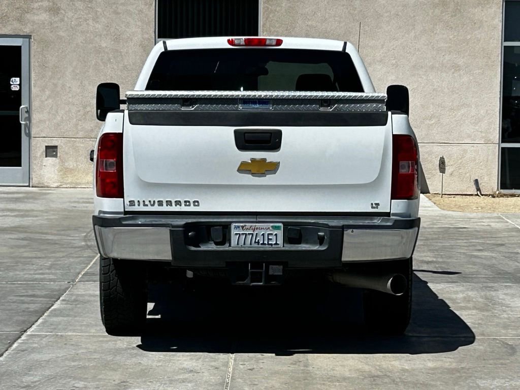 Used 2011 Chevrolet Silverado 2500 LT w/ Interior Plus Package AWD/4WD image 5
