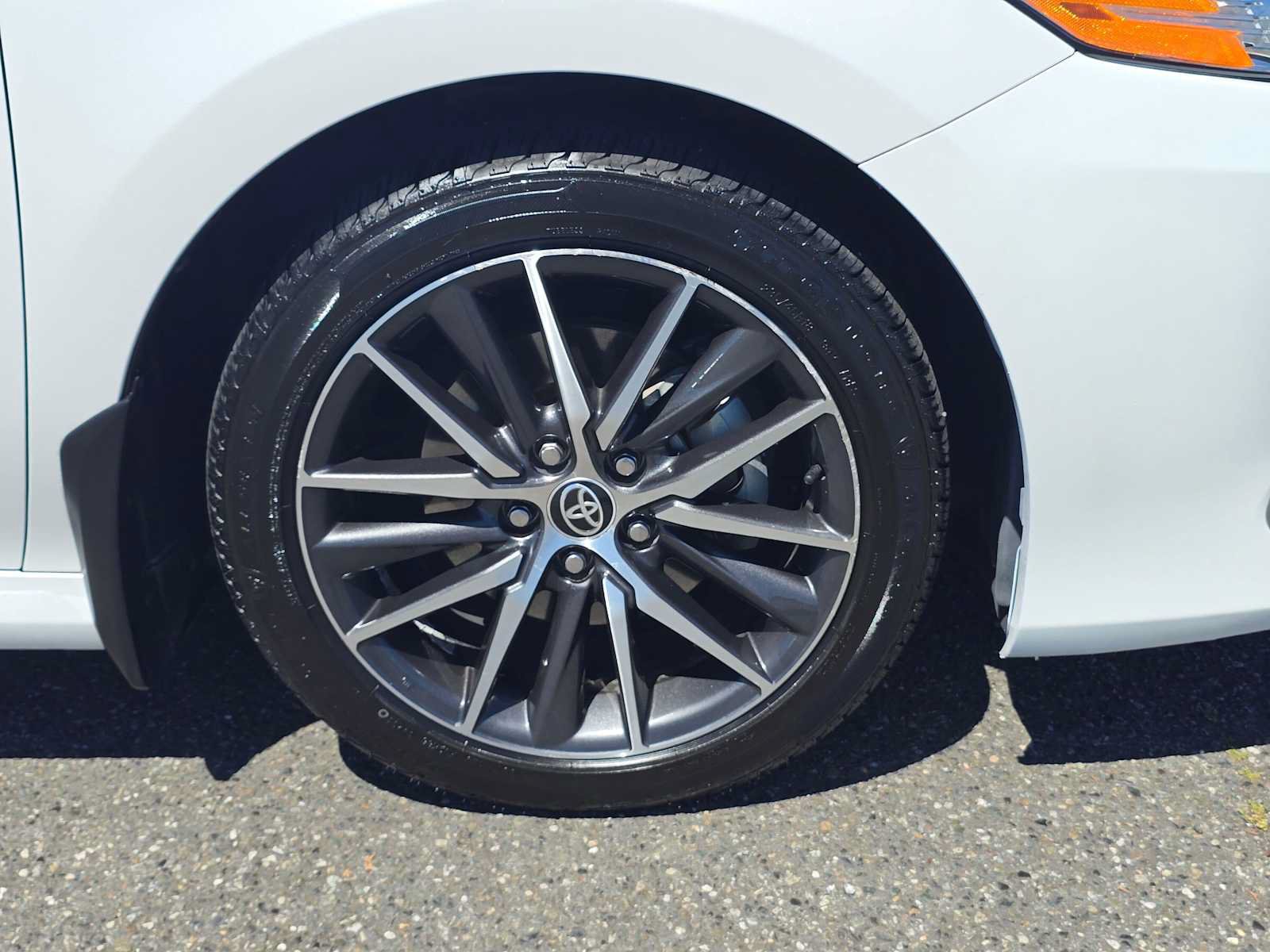 Certified 2021 Toyota Camry XLE FWD image 9