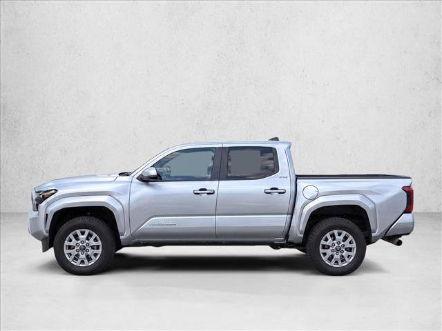 Used 2025 Toyota Tacoma SR5 AWD/4WD image 4