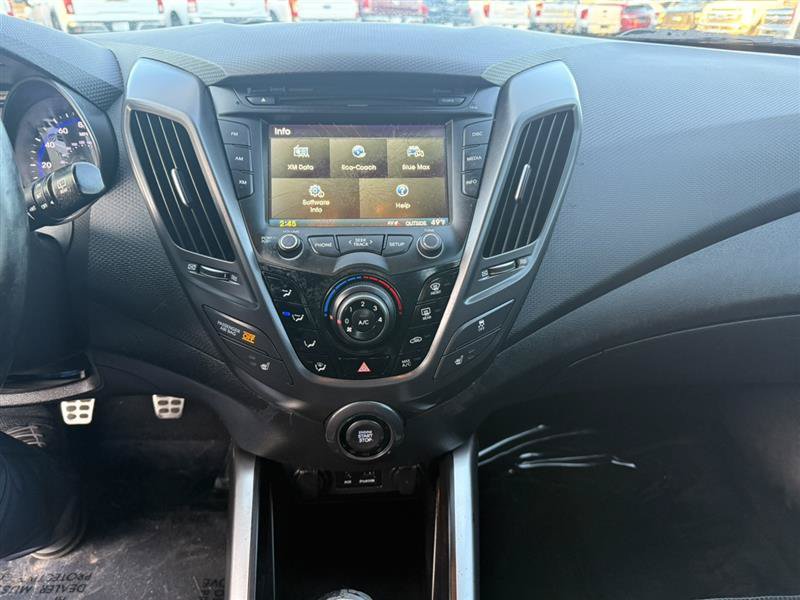 Used 2013 Hyundai Veloster Turbo FWD image 29