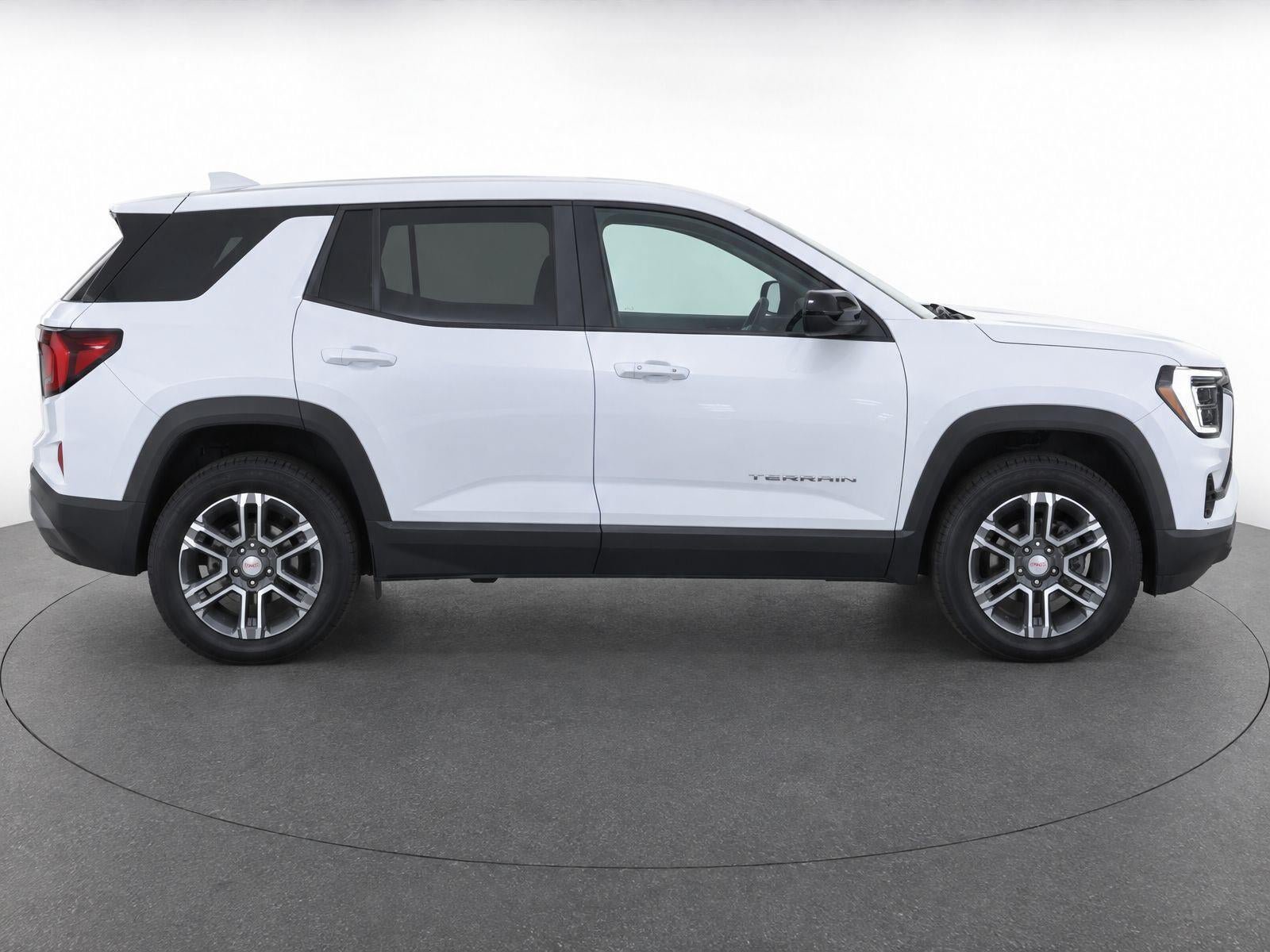 Used 2025 GMC Terrain Elevation AWD/4WD image 4