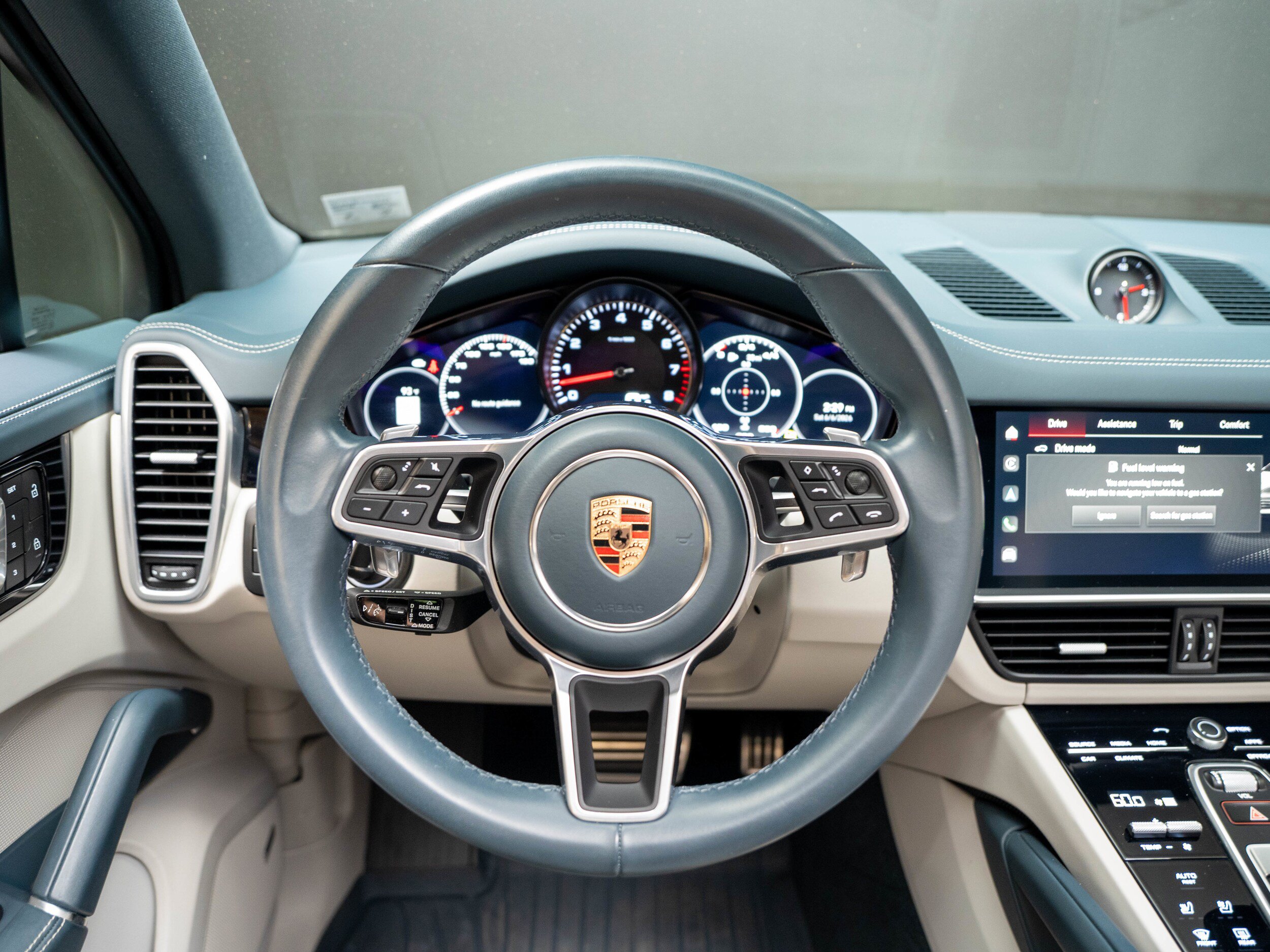 Certified 2023 Porsche Cayenne S Platinum AWD/4WD image 23