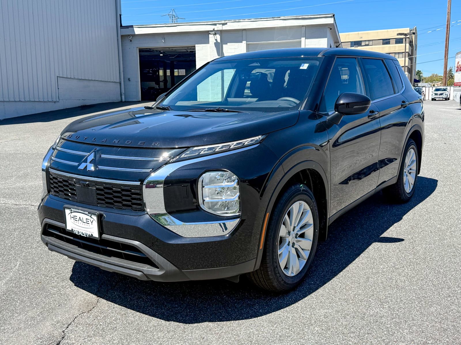 New 2026 Mitsubishi Outlander ES AWD/4WD image 3