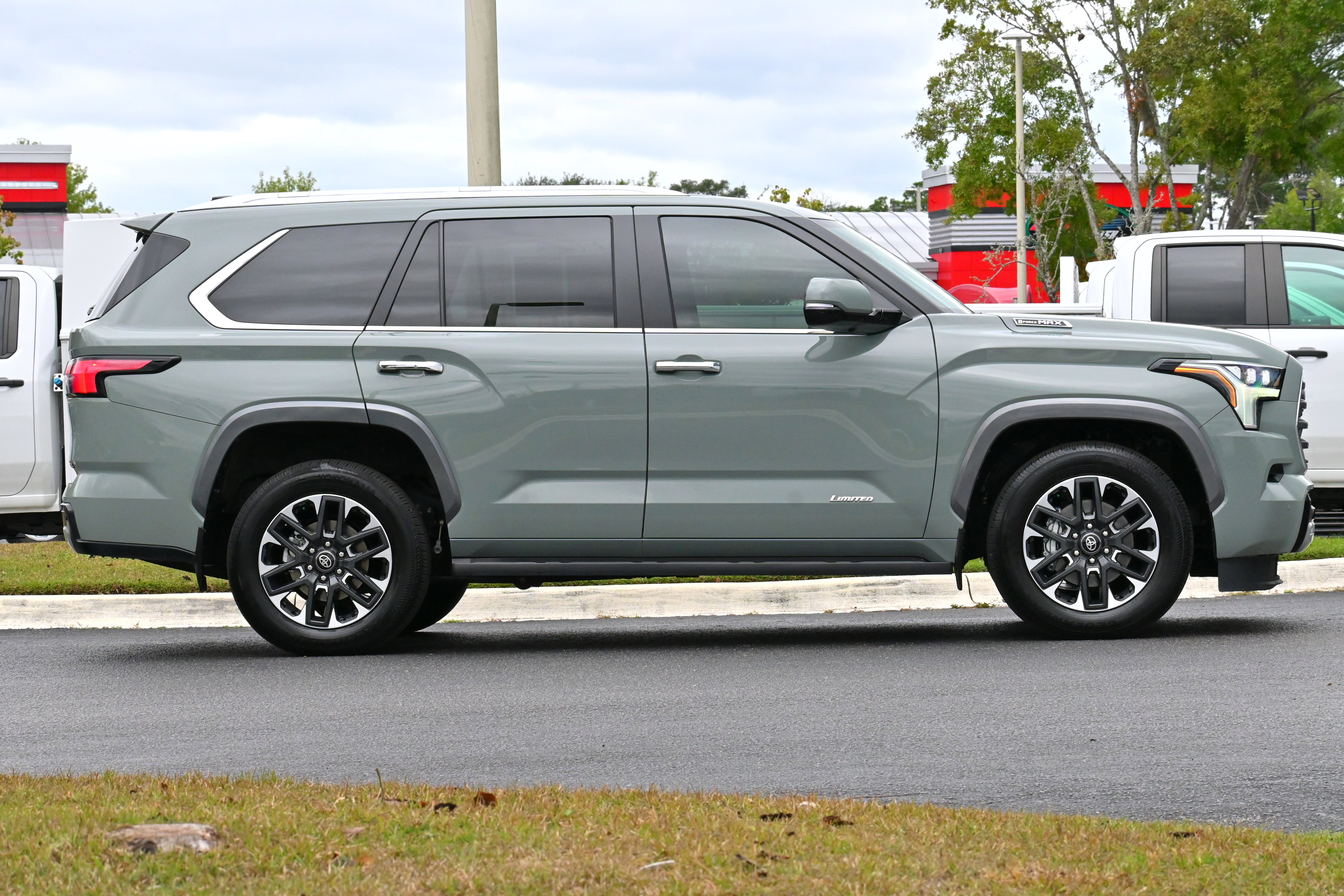 Used 2025 Toyota Sequoia Limited image 7