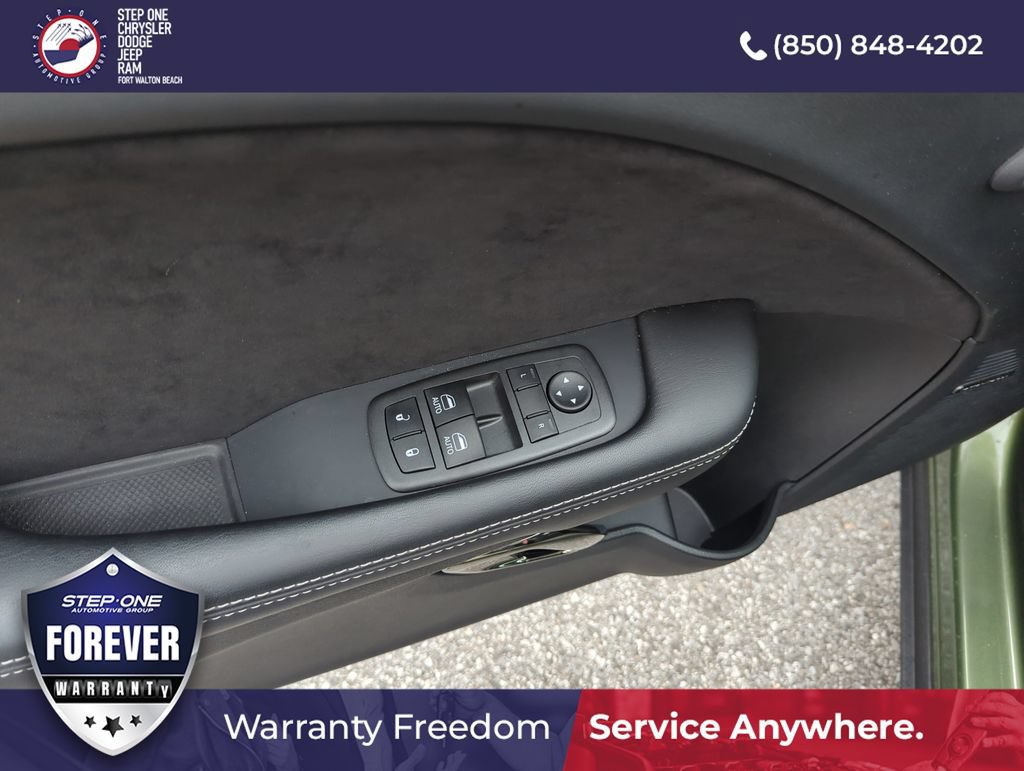 Used 2022 Dodge Challenger SRT Hellcat RWD image 14