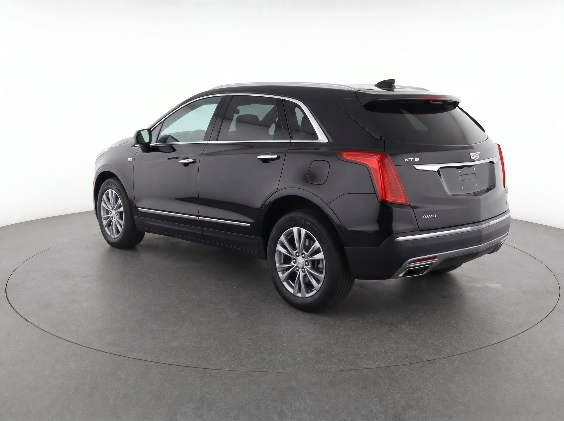 Used 2023 Cadillac XT5 Premium Luxury AWD/4WD image 3