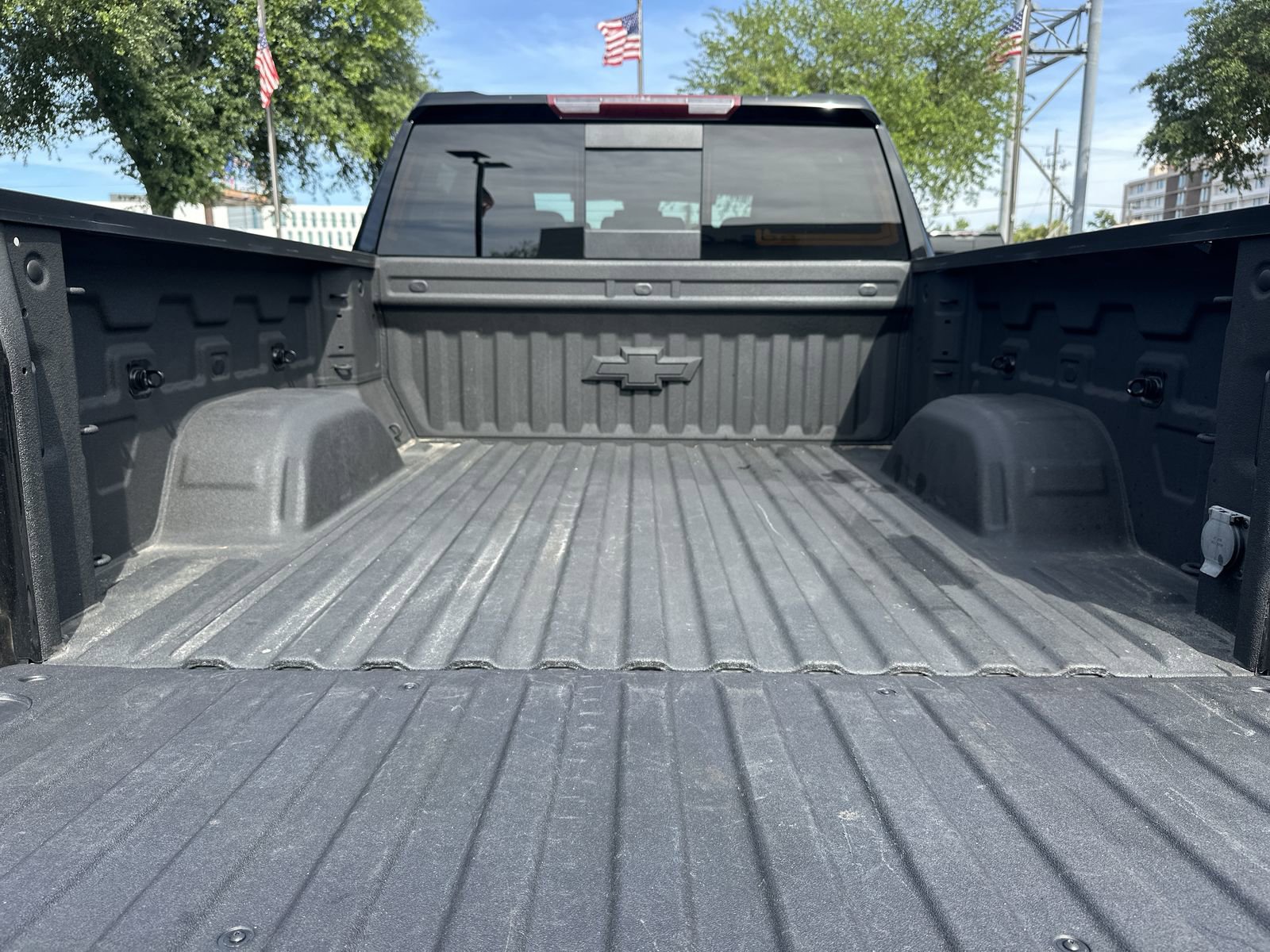 Used 2023 Chevrolet Silverado 1500 LTZ AWD/4WD image 32