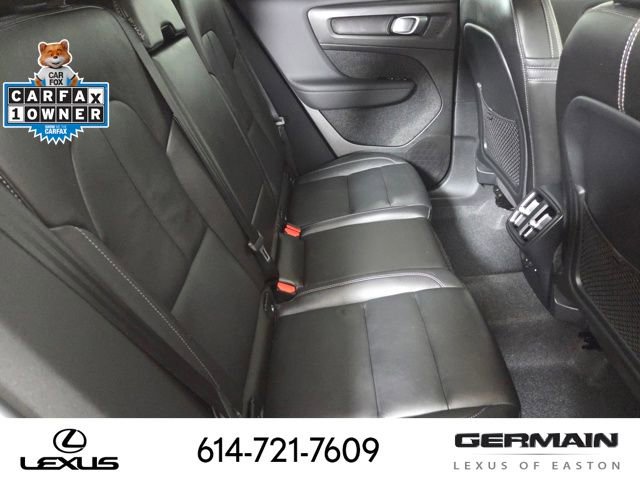 Used 2025 Volvo XC40 B5 Plus image 22