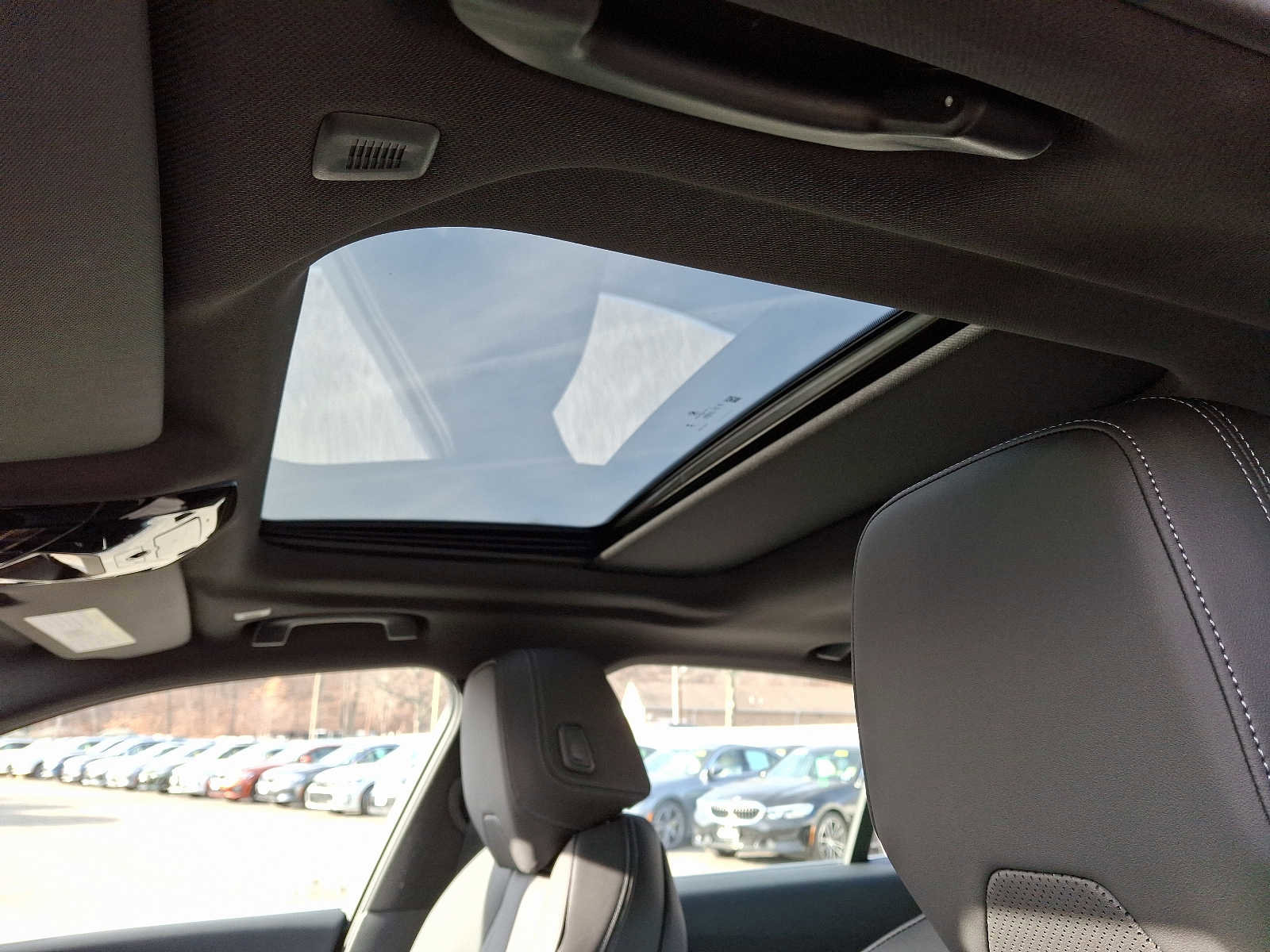 Used 2024 BMW i5 eDrive40i w/ Premium Package image 15