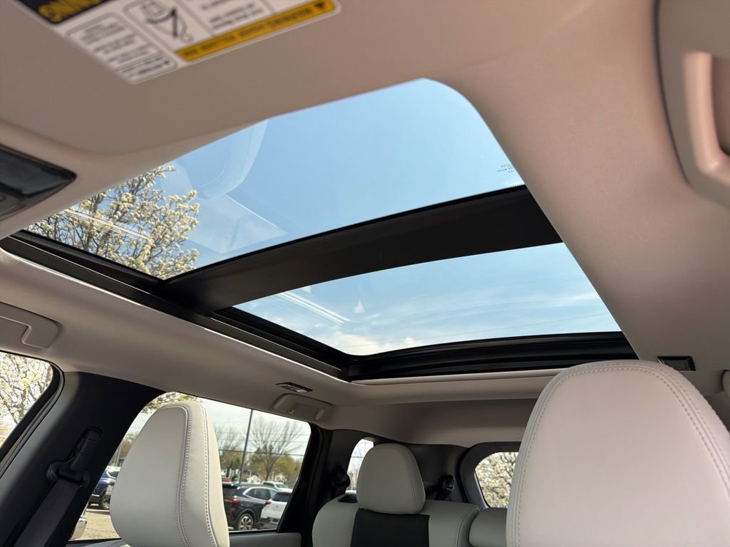 Used 2025 Mitsubishi Outlander SE AWD/4WD image 11