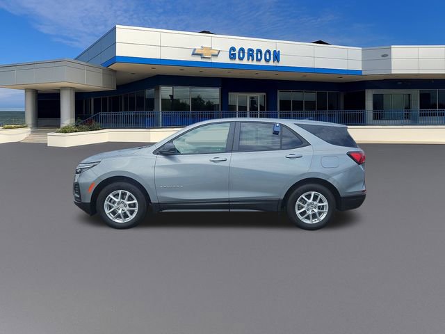 Used 2024 Chevrolet Equinox LS w/ LS Convenience Package FWD image 2