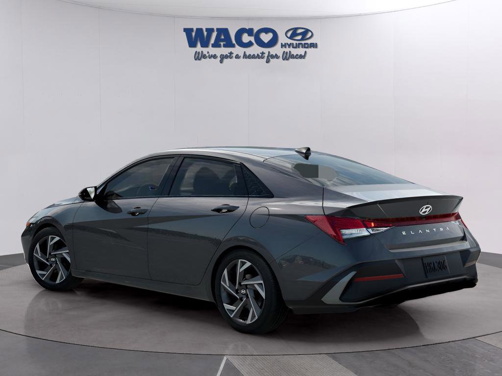 Used 2025 Hyundai Elantra Sport image 5