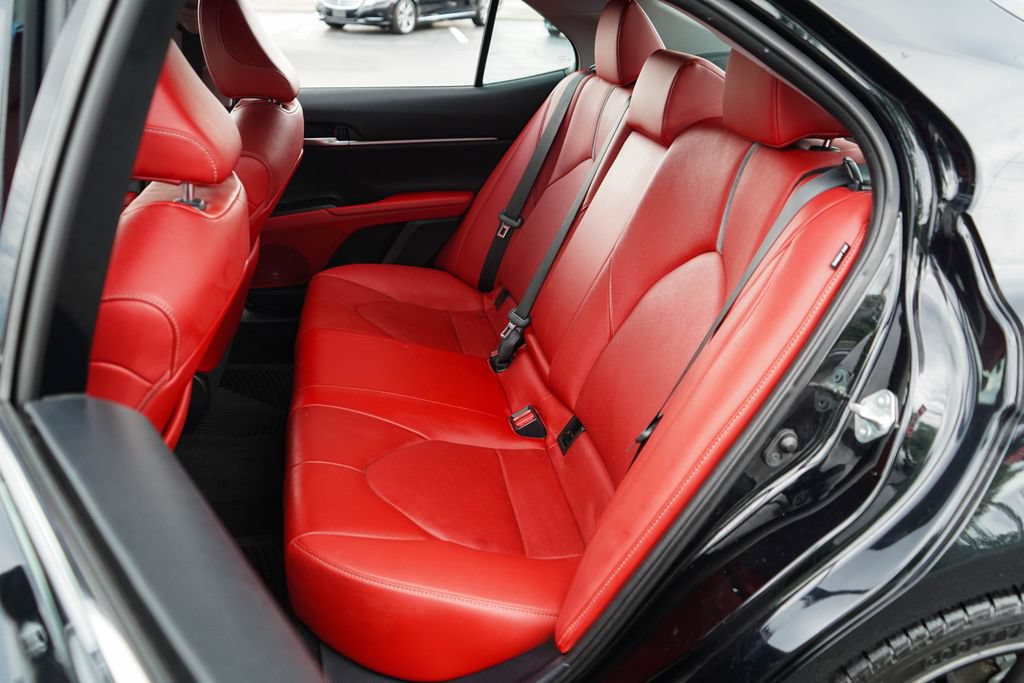 Used 2021 Toyota Camry XSE FWD image 8
