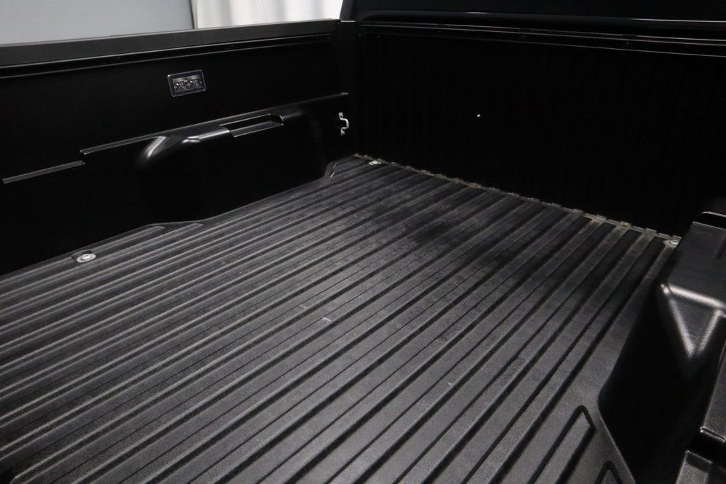 Used 2025 Toyota Tacoma SR5 image 13