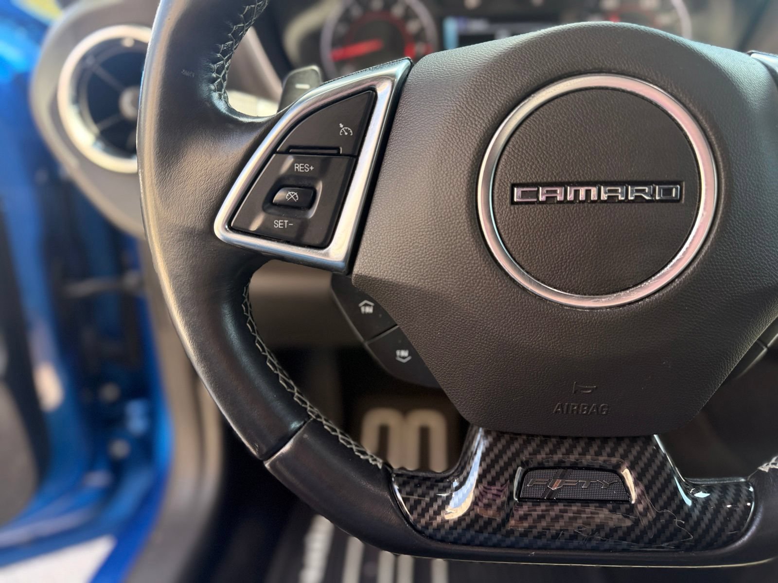 Used 2017 Chevrolet Camaro LT w/ Technology Package RWD image 26