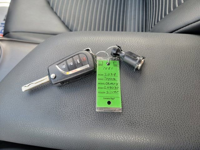 Used 2024 Toyota Camry SE FWD image 28