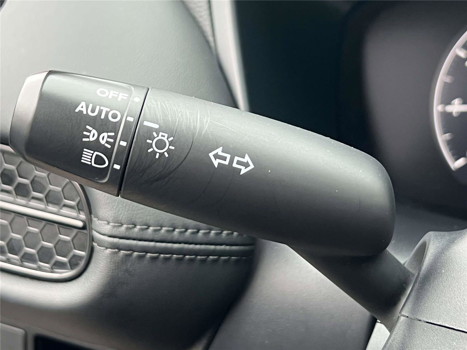 Used 2023 Honda HR-V LX image 25