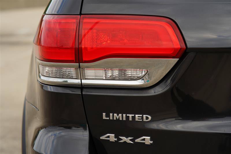 Used 2015 Jeep Grand Cherokee Limited w/ Luxury Group II AWD/4WD image 38