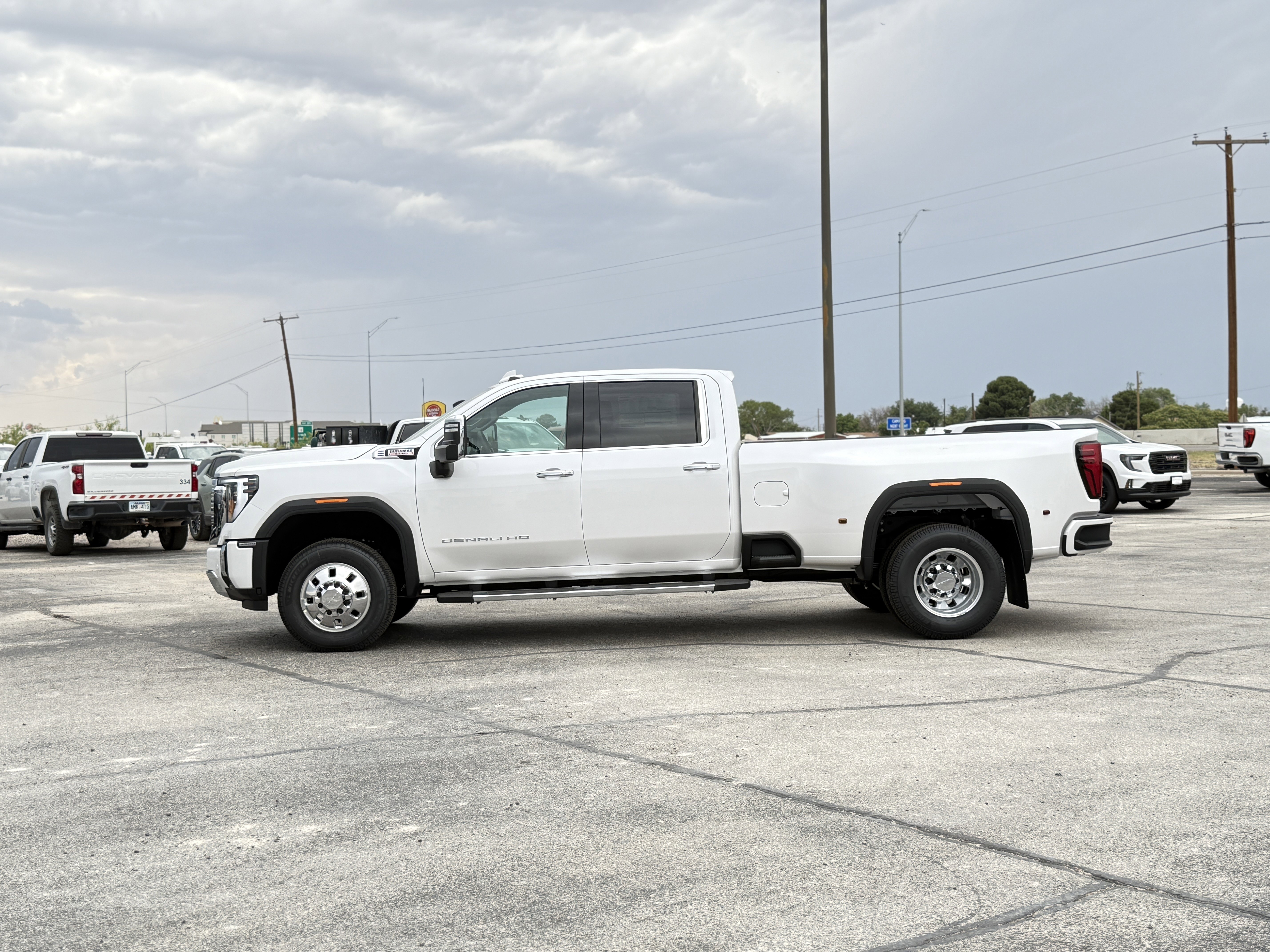 New 2025 GMC Sierra 3500 Denali w/ Technology Package image 8