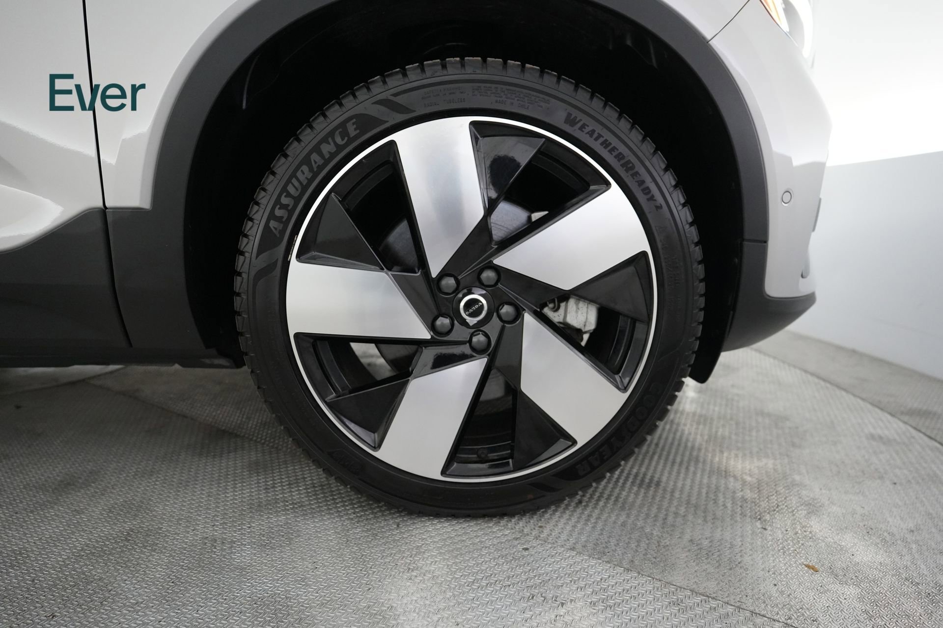 Used 2023 Volvo XC40 Recharge Ultimate image 27