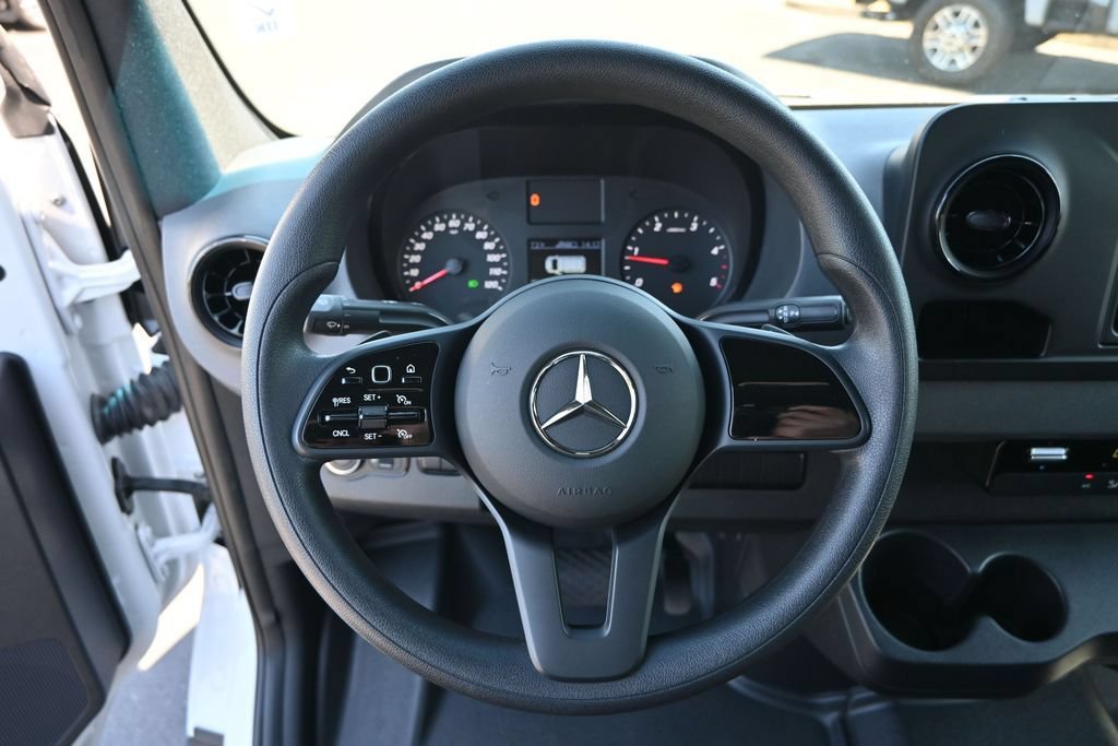Used 2021 Mercedes-Benz Sprinter 2500 image 13