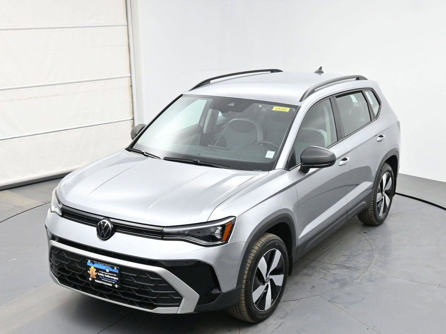 Certified 2025 Volkswagen Taos S w/ Taos Adventure Package (SXB) AWD/4WD image 33