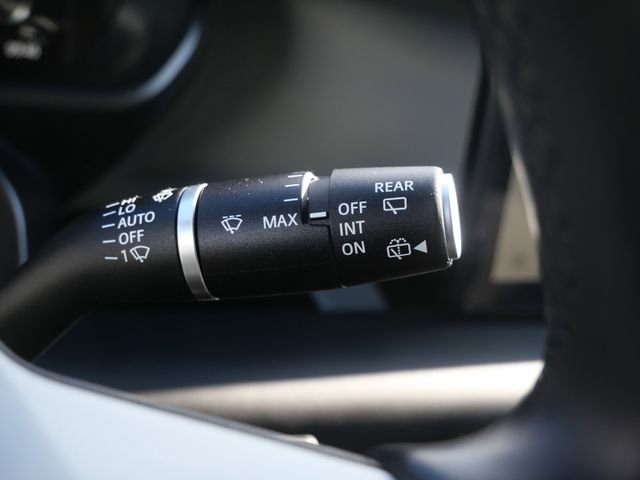 Used 2023 Land Rover Defender 110 S image 28