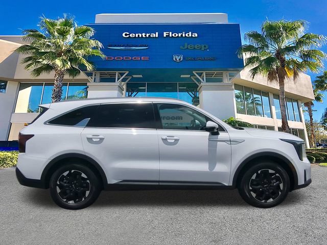 Used 2024 Kia Sorento S FWD image 4