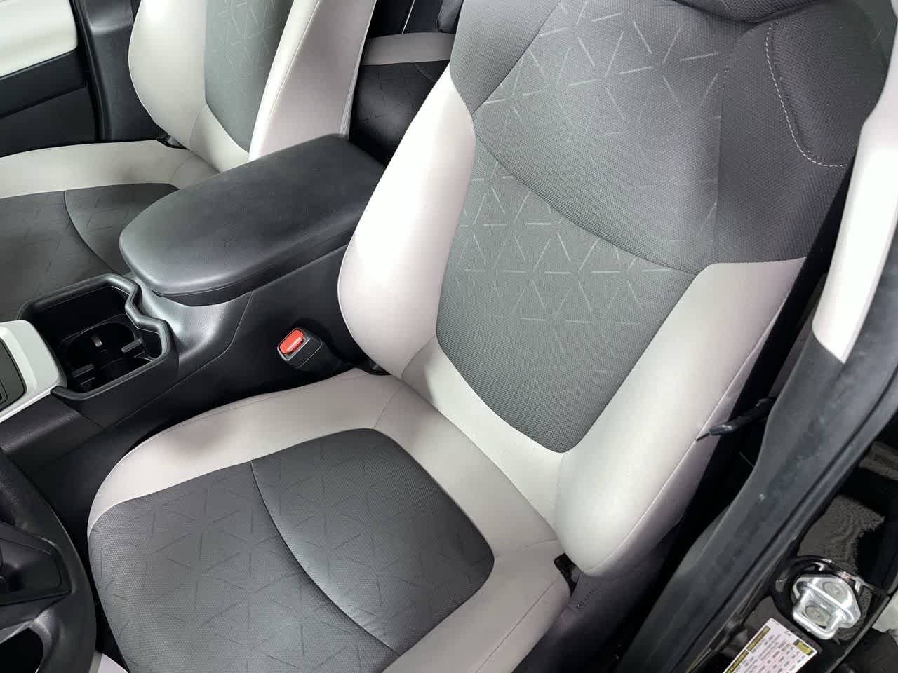 Used 2025 Toyota RAV4 XLE FWD image 15
