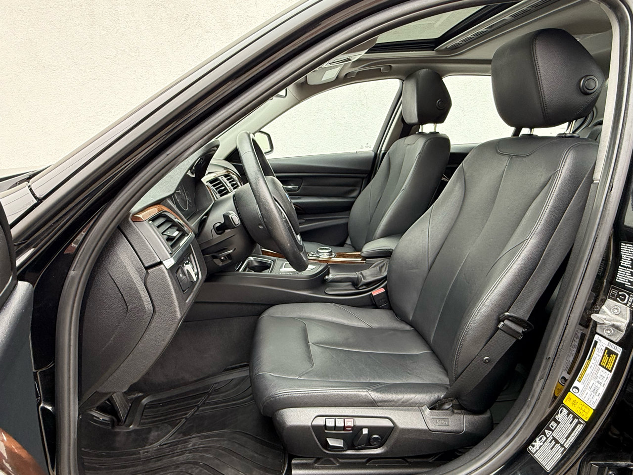 Used 2015 BMW 328i xDrive Sedan image 3