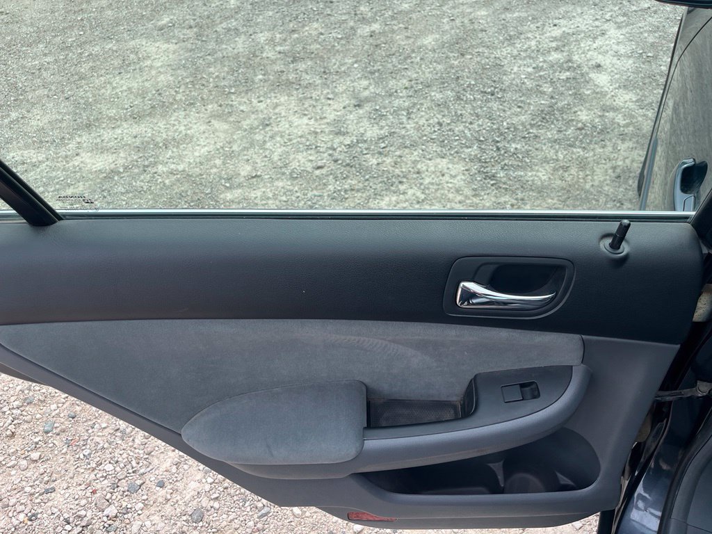 Used 2003 Honda Accord LX image 24